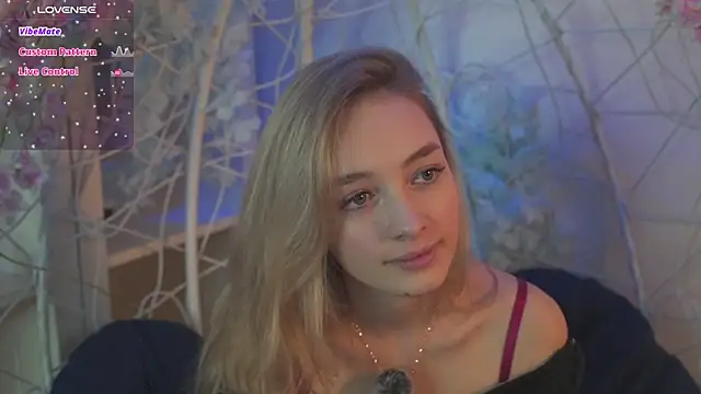 Snapshot of FlairCunard chatting on January 29, 10:01 pm FlairCunard online show from January 29, 10:01 pm