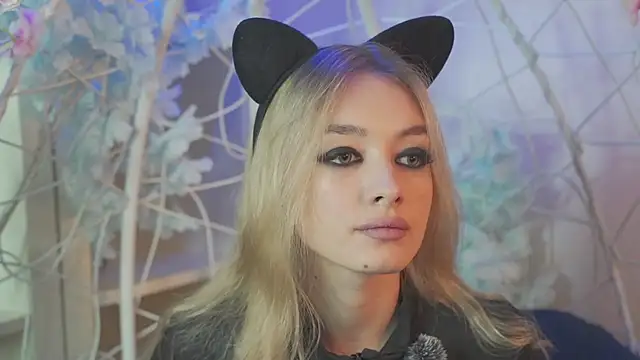 Snapshot of FlairCunard chatting on February 7, 4:56 pm FlairCunard online show from February 7, 4:56 pm