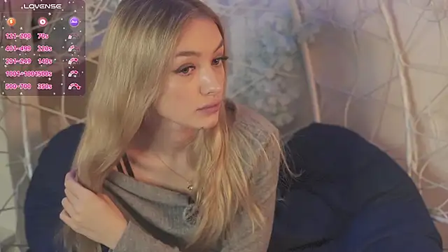 Snapshot of FlairCunard chatting on February 15, 7:28 pm FlairCunard online show from February 15, 7:28 pm