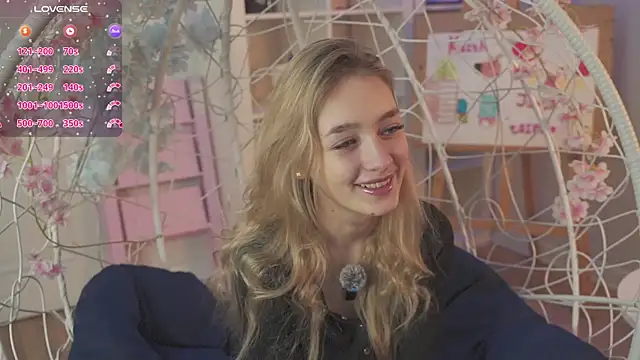 Snapshot of FlairCunard chatting on February 18, 3:32 pm FlairCunard online show from February 18, 3:32 pm