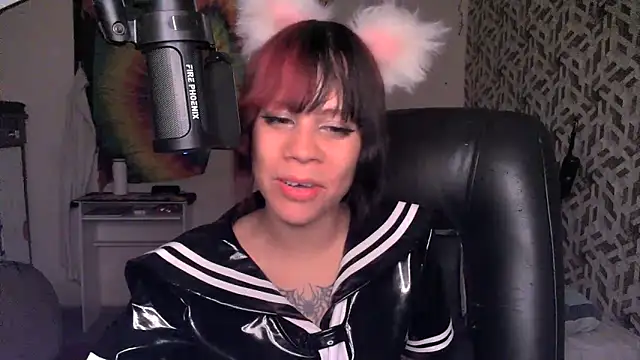 Snapshot of Liv_Alt chatting on April 24, 4:48 am Liv Alt online show from April 24, 4:48 am