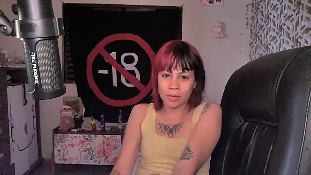Snapshot of Liv_Alt chatting on June 1, 3:58 pm Liv Alt online show from June 1, 3:58 pm