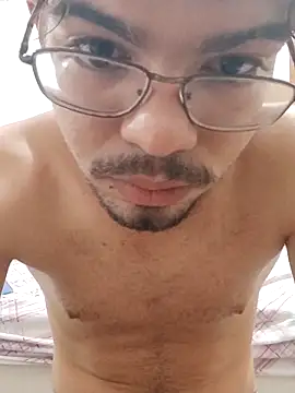 Snapshot of Edwardsky000 chatting on February 24, 12:52 am Edwardsky000 online show from February 24, 12:52 am