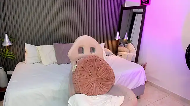 Axel brunette1 online show from February 20, 6:26 am