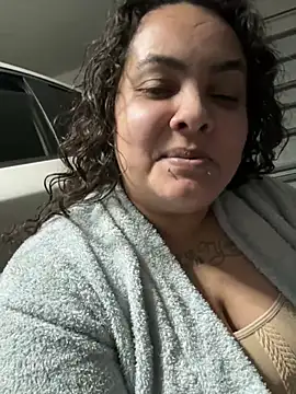 DatBishYouMiss online show from January 23, 7:40 pm