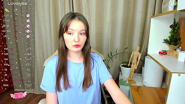 Snapshot of Fairyy_Moon chatting on January 15, 12:47 pm Fairyy Moon online show from January 15, 12:47 pm