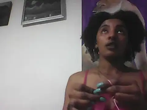 Snapshot of CATNELAA chatting on December 14, 2:01 am CATNELAA online show from December 14, 2:01 am