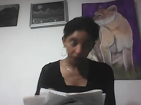 Snapshot of CATNELAA chatting on December 18, 1:37 am CATNELAA online show from December 18, 1:37 am