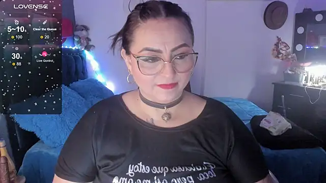 Snapshot of Ivonnee__ chatting on January 30, 7:29 am Ivonnee   online show from January 30, 7:29 am