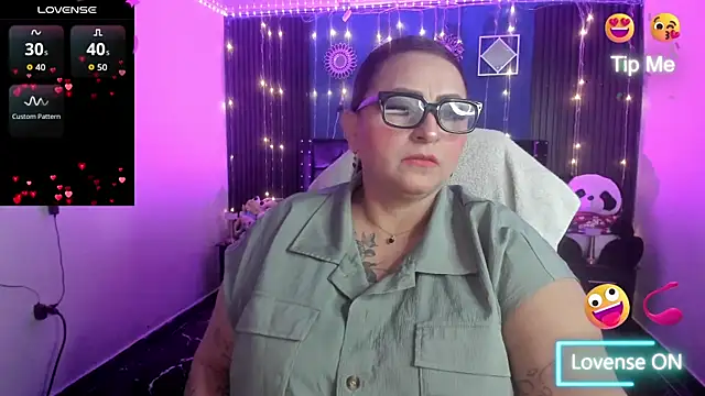 Ivonnee   online show from April 11, 3:44 am