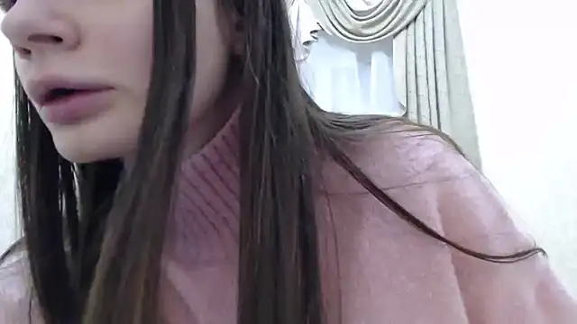 Snapshot of Effi_18 chatting on December 13, 4:27 pm Effi 18 online show from December 13, 4:27 pm