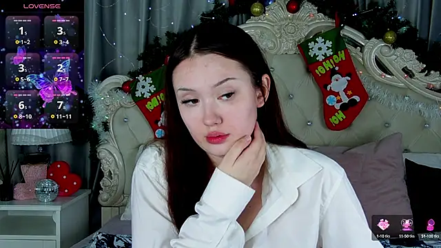 Snapshot of MiriaamWhite chatting on December 21, 4:09 am MiriaamWhite online show from December 21, 4:09 am