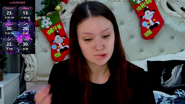 Snapshot of MiriaamWhite chatting on January 4, 9:00 am MiriaamWhite online show from January 4, 9:00 am