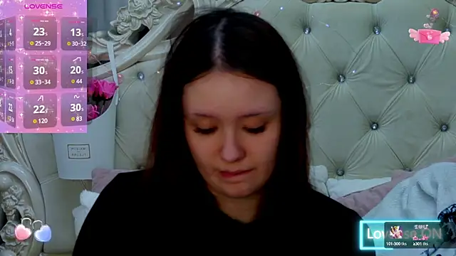 Snapshot of MiriaamWhite chatting on January 28, 3:04 pm MiriaamWhite online show from January 28, 3:04 pm