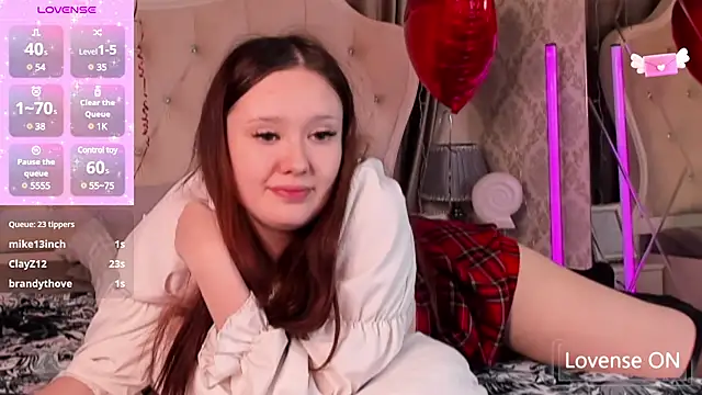 Snapshot of MiriaamWhite chatting on February 11, 12:05 pm MiriaamWhite online show from February 11, 12:05 pm