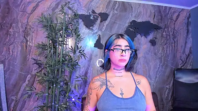 Snapshot of Alahia_Dangelo chatting on February 3, 5:29 pm Alahia Dangelo online show from February 3, 5:29 pm