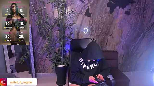 Snapshot of Alahia_Dangelo chatting on February 22, 6:46 am Alahia Dangelo online show from February 22, 6:46 am