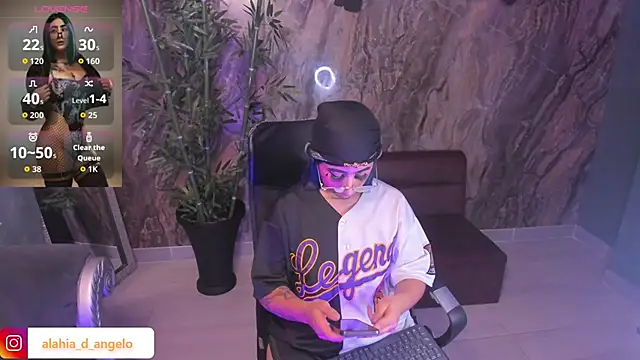 Snapshot of Alahia_Dangelo chatting on February 28, 11:39 pm Alahia Dangelo online show from February 28, 11:39 pm