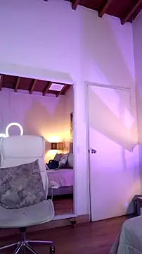 Snapshot of DaniRousse chatting on January 20, 11:32 pm DaniRousse online show from January 20, 11:32 pm