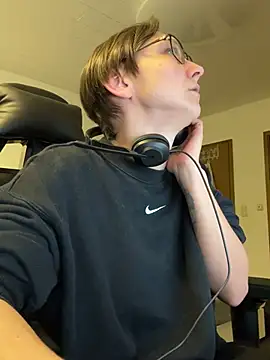 Snapshot of Tyra-Wild chatting on January 2, 12:35 pm Tyra-Wild online show from January 2, 12:35 pm