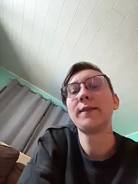 Snapshot of Tyra-Wild chatting on January 3, 11:57 am Tyra-Wild online show from January 3, 11:57 am