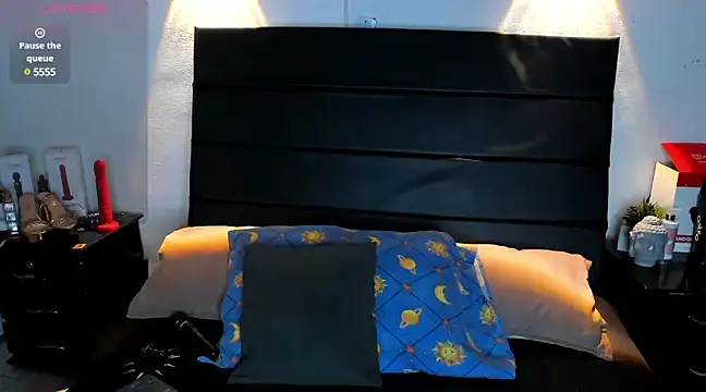 Snapshot of _ValeryStone_ chatting on December 11, 7:14 pm ValeryStone online show from December 11, 7:14 pm