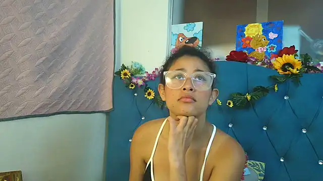 Snapshot of Milkdulce1 chatting on April 20, 1:36 pm Milkdulce1 online show from April 20, 1:36 pm
