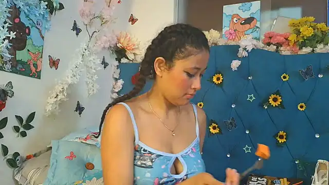 Snapshot of Milkdulce1 chatting on May 26, 1:29 pm Milkdulce1 online show from May 26, 1:29 pm