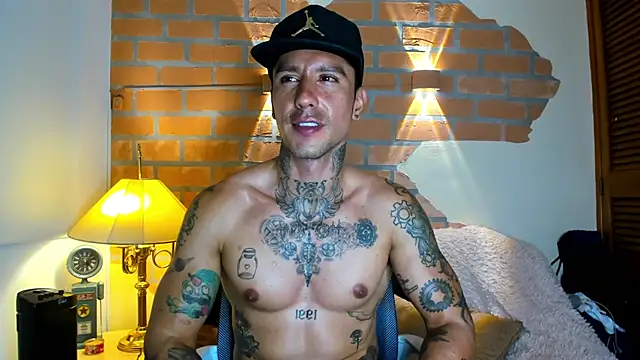 Snapshot of Dylanstonne chatting on March 8, 4:12 am Dylanstonne online show from March 8, 4:12 am