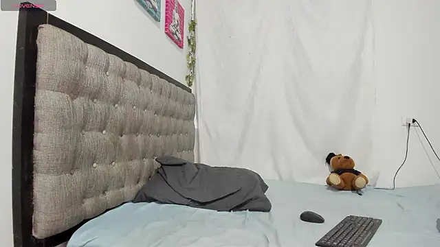 emi henao online show from January 10, 12:40 pm