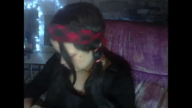 Snapshot of iva_spirit chatting on February 6, 2:44 am iva spirit online show from February 6, 2:44 am