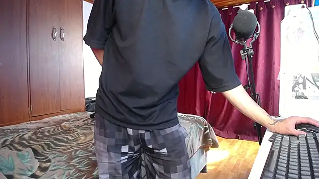 esjrobles online show from March 16, 8:32 pm