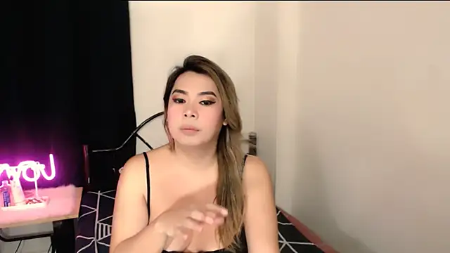 Snapshot of Nathalie_Heartxoxo69 chatting on February 9, 9:52 pm Nathalie Heartxoxo69 online show from February 9, 9:52 pm