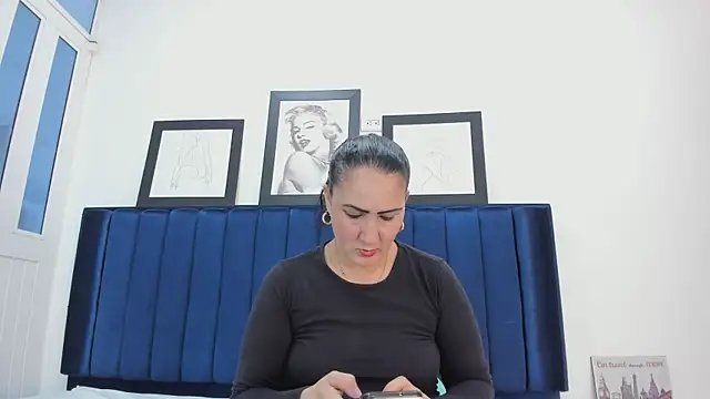 Snapshot of KyleDoom chatting on February 11, 12:43 pm KyleDoom online show from February 11, 12:43 pm