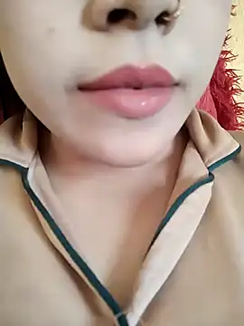 Snapshot of Anki-doll chatting on February 7, 9:37 am Anki-doll online show from February 7, 9:37 am