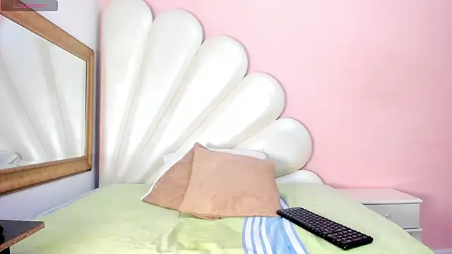 Snapshot of Ally_Parkeer_ chatting on February 27, 5:36 pm Ally Parkeer online show from February 27, 5:36 pm