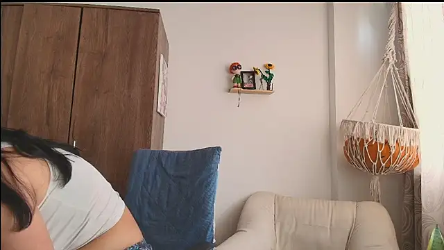Snapshot of Vioolletta chatting on June 24, 4:50 pm Vioolletta online show from June 24, 4:50 pm