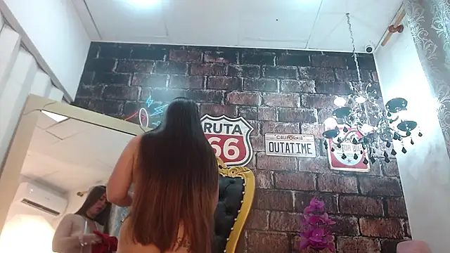 Snapshot of SashaDurante chatting on September 13, 11:43 am SashaDurante online show from September 13, 11:43 am