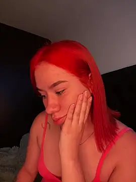 Snapshot of Im_Valen_Cute chatting on February 18, 11:08 pm Im Valen Cute online show from February 18, 11:08 pm