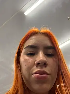Snapshot of Im_Valen_Cute chatting on February 25, 10:07 pm Im Valen Cute online show from February 25, 10:07 pm