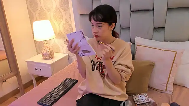 Snapshot of Nastya_Fantasy chatting on December 7, 1:18 pm Nastya Fantasy online show from December 7, 1:18 pm