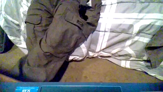 Snapshot of KBD85 chatting on May 22, 1:35 am KBD85 online show from May 22, 1:35 am