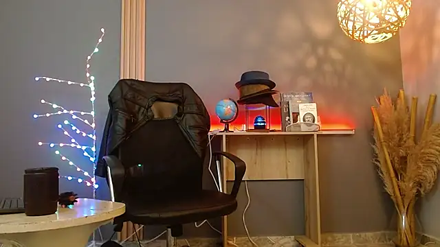 Reiko 85  online show from February 11, 2:33 pm