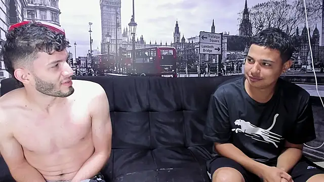 Snapshot of threesome_sexy_hot chatting on December 23, 11:14 am threesome sexy hot online show from December 23, 11:14 am