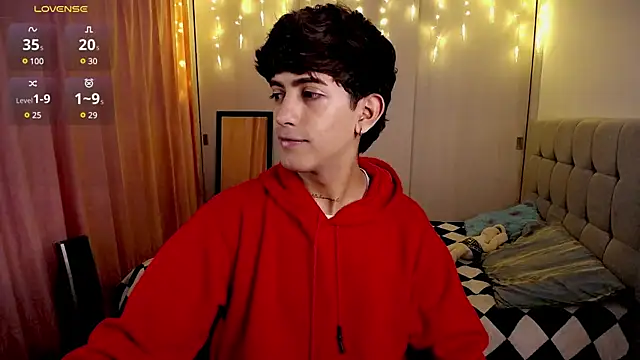 Snapshot of teobowny_ chatting on December 17, 10:22 pm teobowny online show from December 17, 10:22 pm