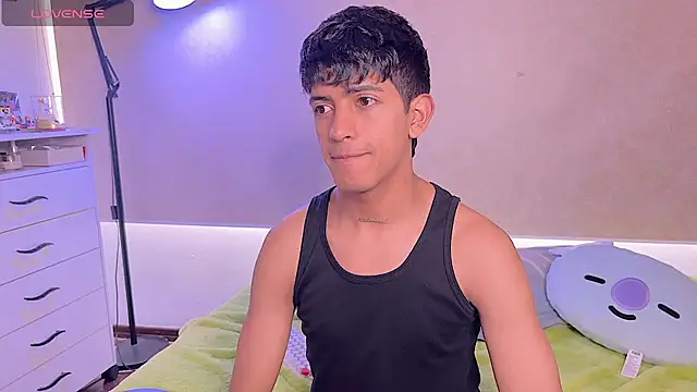 teobowny  online show from March 31, 8:53 pm