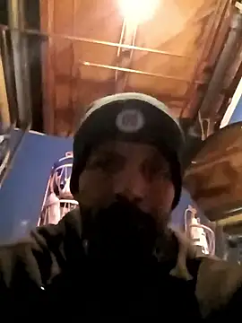 Snapshot of Whipit323 chatting on January 17, 8:12 pm Whipit323 online show from January 17, 8:12 pm