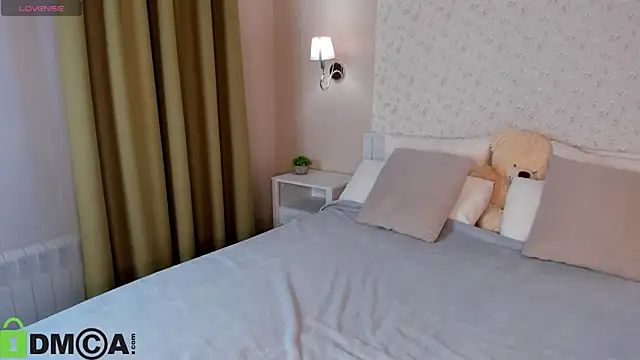 Snapshot of Jennifer_Wadee chatting on July 2, 10:27 pm Jennifer Wadee online show from July 2, 10:27 pm