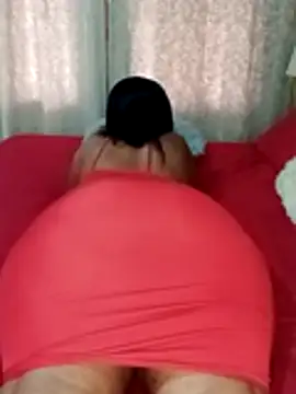 Snapshot of Luciouslips00 chatting on October 16, 11:55 am Luciouslips00 online show from October 16, 11:55 am