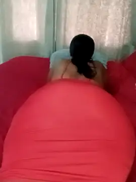 Snapshot of Luciouslips00 chatting on November 5, 6:46 am Luciouslips00 online show from November 5, 6:46 am